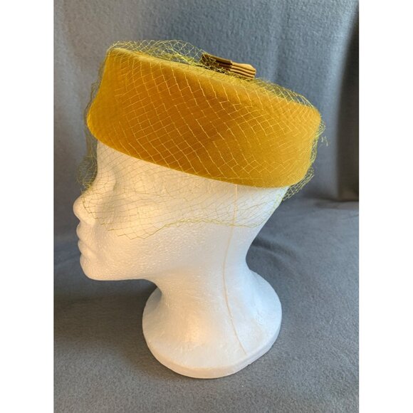 Ladies Gold Velvet Hat with Netting Vintage - Picture 7 of 9